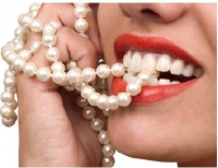 Istruzione troppo  costosa: denti bianchi solo per i ricchi Istruzione troppo  costosa: denti bianchi solo per i ricchi